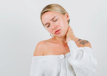 Отек лица и шеи: почему возникает и что делать