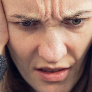 Кружится голова: причины, диагностика и лечение