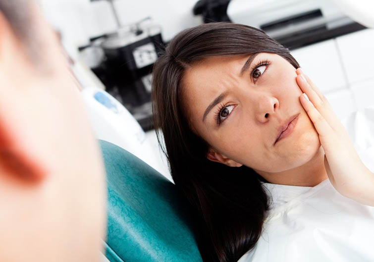 Как остановить кровь после удаления зуба 