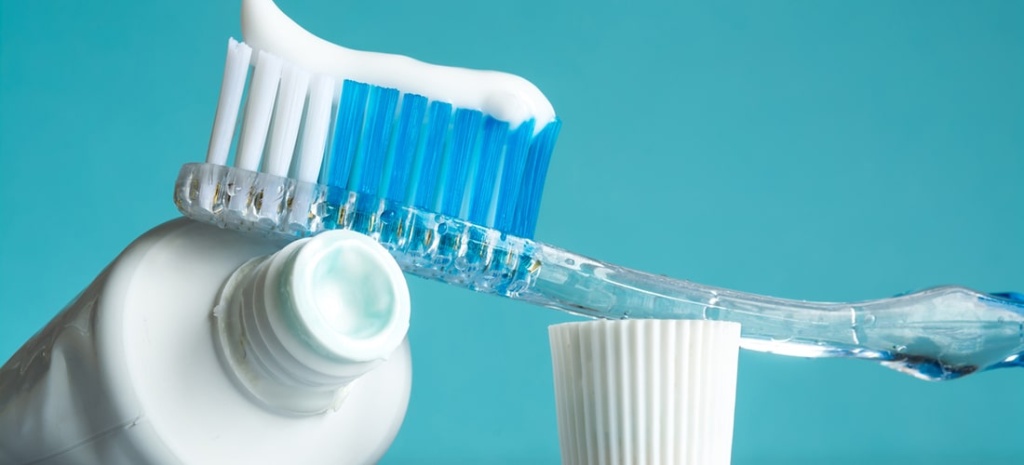 Какая зубная паста лучше: критерии выбора и основные свойства