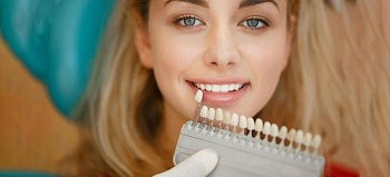 Какого цвета должны быть зубы: норма и как ее поддерживать