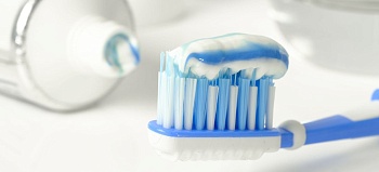 Как выбрать зубную щетку: рекомендации по подбору для взрослых и детей