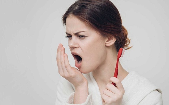 Причины запаха изо рта и способы от него избавиться